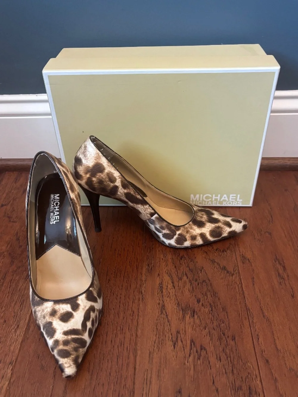Leopard Michael Kors Pumps - Picture 1 of 6
